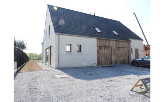 Moderne woonst met 4 slaapkamers te Deinze